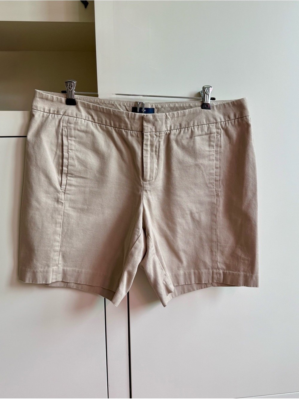 GAP Neutral Tailored Beige Shorts Gap 12 Petite gently used